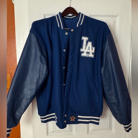 Los Angeles Dodgers Vintage Reversible Jacket - Picture 2 of 15